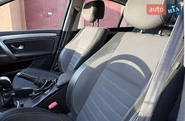 Лифтбек Renault Laguna 2011 в 