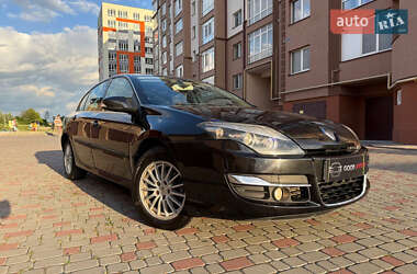 Лифтбек Renault Laguna 2011 в 