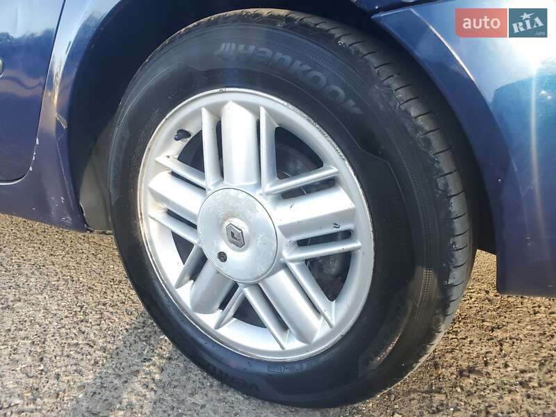 Универсал Renault Laguna 2002 в Черновцах