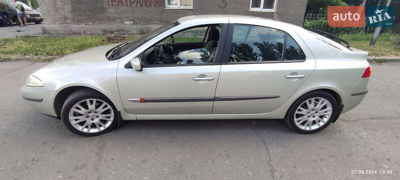 Ліфтбек Renault Laguna 2002 в Береговому