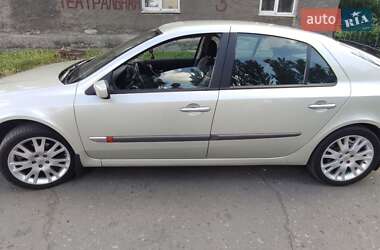 Лифтбек Renault Laguna 2002 в 