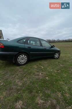 Ліфтбек Renault Laguna 1998 в 