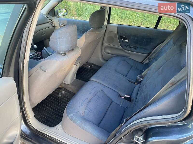 Универсал Renault Laguna 2002 в Олевске