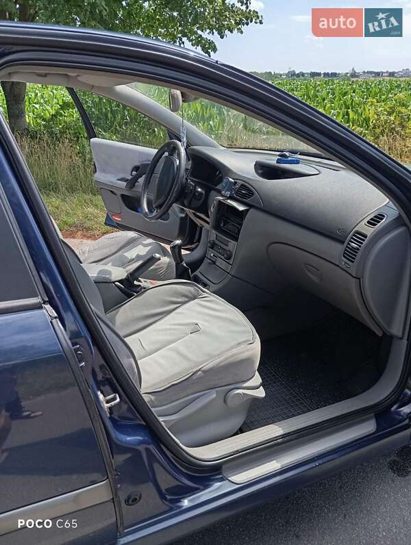 Лифтбек Renault Laguna 2002 в Клевани