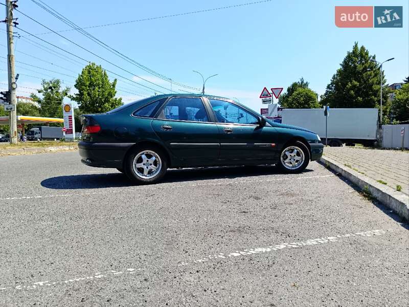 Лифтбек Renault Laguna 1994 в Виннице