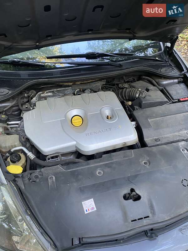 Купе Renault Laguna 2009 в Зіньківі
