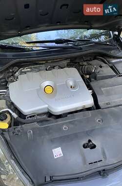 Купе Renault Laguna 2009 в 