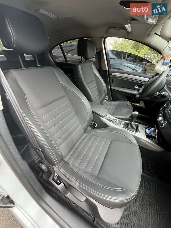 Ліфтбек Renault Laguna 2011 в Миколаєві
