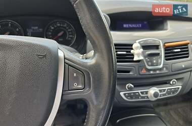 Лифтбек Renault Laguna 2013 в 
