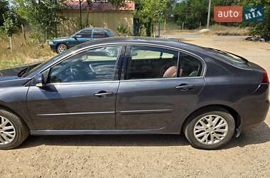 Лифтбек Renault Laguna 2013 в 