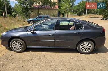 Лифтбек Renault Laguna 2013 в 