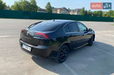Лифтбек Renault Laguna 2010 в 