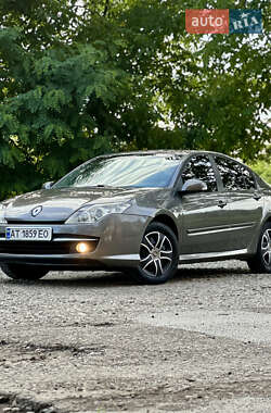Лифтбек Renault Laguna 2010 в 