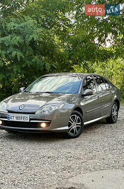 Лифтбек Renault Laguna 2010 в 
