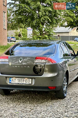 Лифтбек Renault Laguna 2010 в 