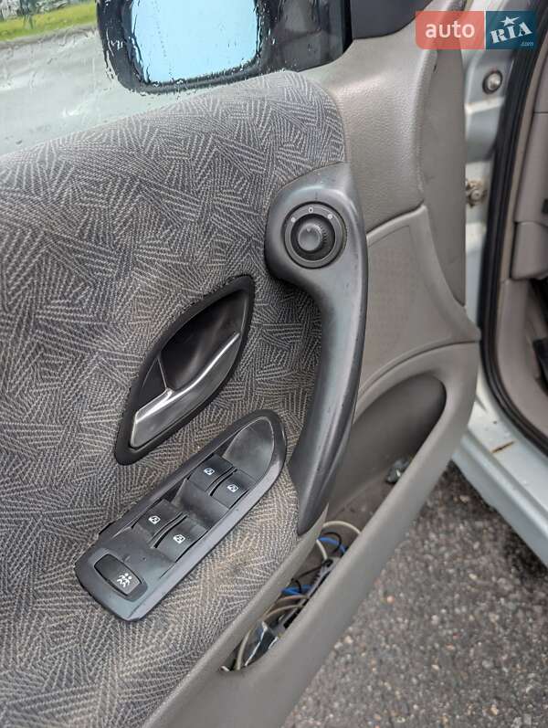 Универсал Renault Laguna 2001 в Ивано-Франковске