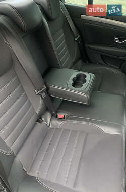 Лифтбек Renault Laguna 2011 в 