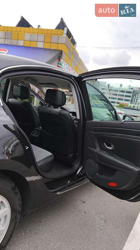 Лифтбек Renault Laguna 2010 в Киеве