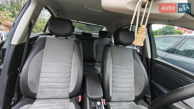 Лифтбек Renault Laguna 2010 в Киеве
