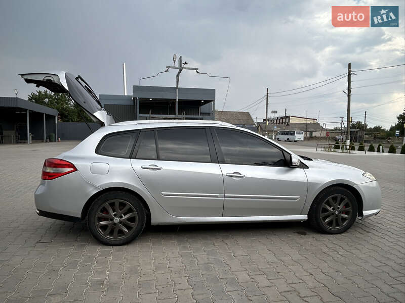 Универсал Renault Laguna 2008 в Александровке