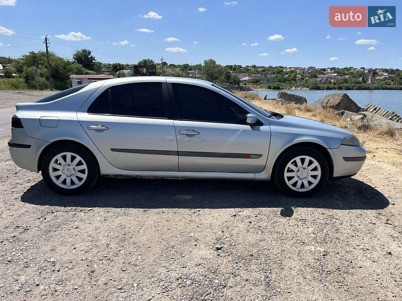 Ліфтбек Renault Laguna 2002 в Одесі