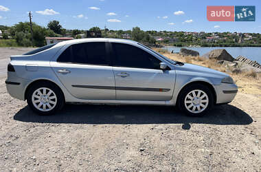 Лифтбек Renault Laguna 2002 в 
