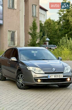 Лифтбек Renault Laguna 2010 в 