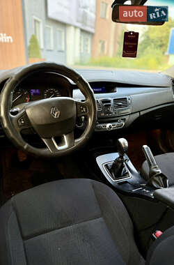 Лифтбек Renault Laguna 2010 в 