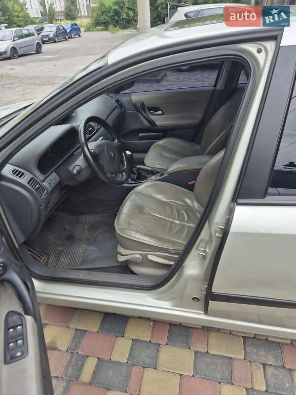 Ліфтбек Renault Laguna 2003 в Рівному