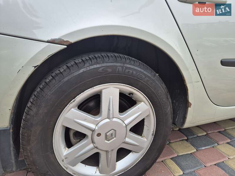 Ліфтбек Renault Laguna 2003 в Рівному