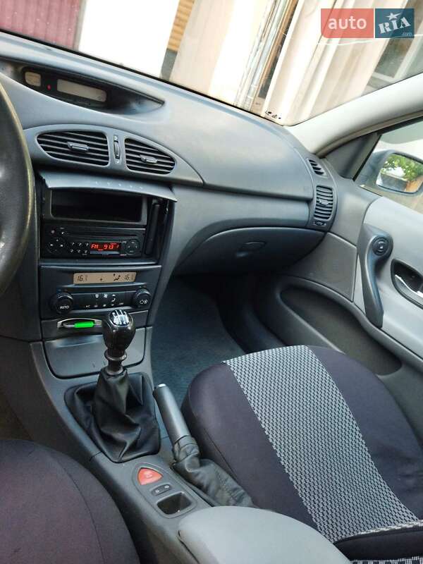 Лифтбек Renault Laguna 2004 в Черновцах
