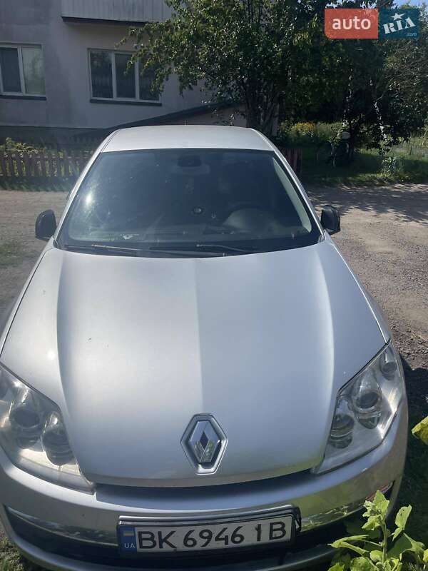 Лифтбек Renault Laguna 2010 в Млинове