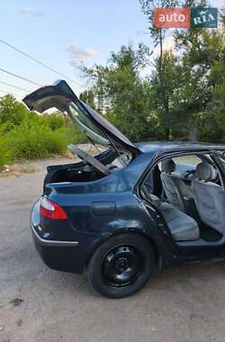 Ліфтбек Renault Laguna 2001 в 