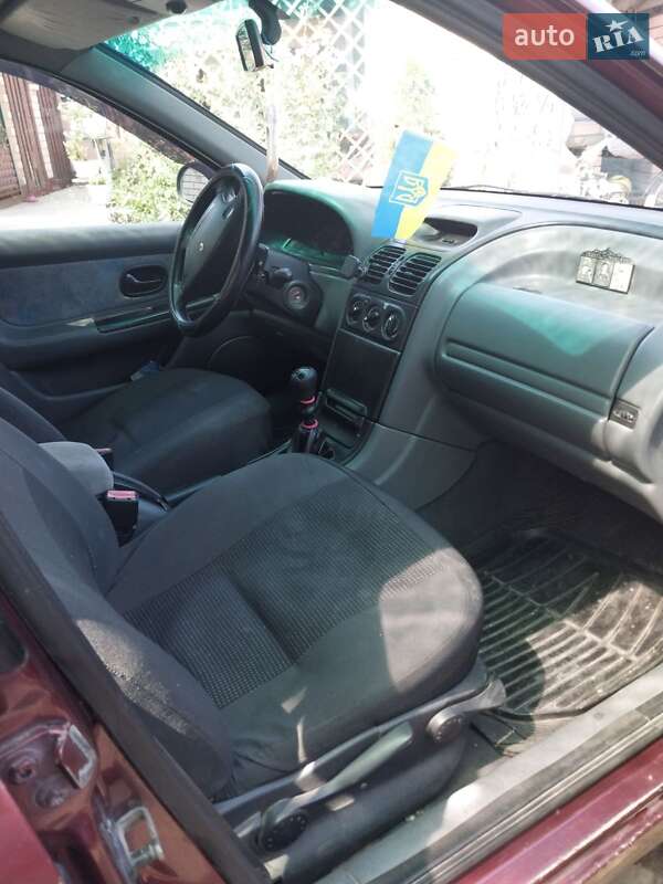 Универсал Renault Laguna 1995 в Синельниково