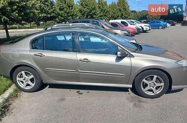 Лифтбек Renault Laguna 2010 в 