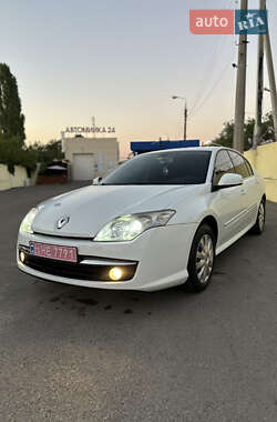 Лифтбек Renault Laguna 2010 в 