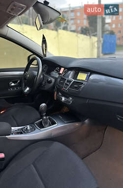Лифтбек Renault Laguna 2010 в 