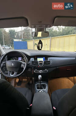 Лифтбек Renault Laguna 2010 в 