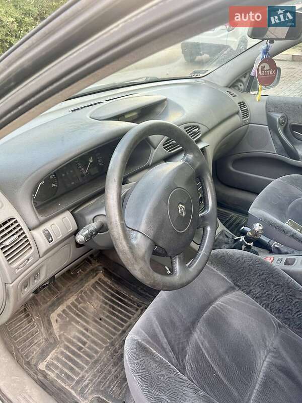 Лифтбек Renault Laguna 2002 в Львове