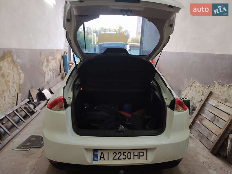 Лифтбек Renault Laguna 2008 в Киеве