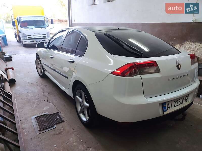 Лифтбек Renault Laguna 2008 в Киеве