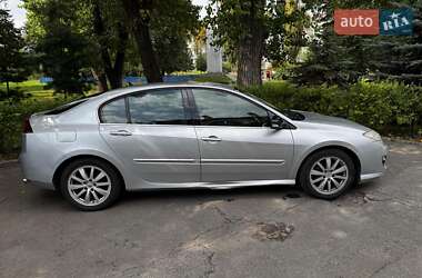 Лифтбек Renault Laguna 2012 в 