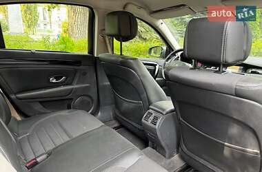Лифтбек Renault Laguna 2012 в 