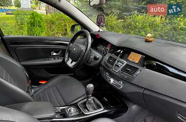 Лифтбек Renault Laguna 2012 в 
