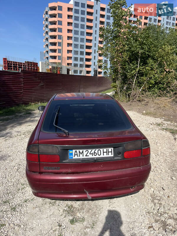 Ліфтбек Renault Laguna 1995 в Тернополі