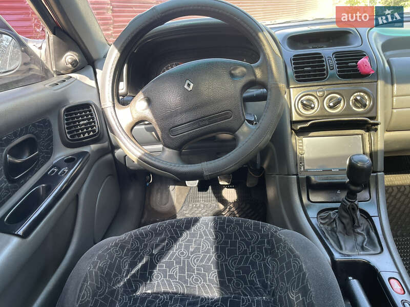 Ліфтбек Renault Laguna 1995 в Тернополі