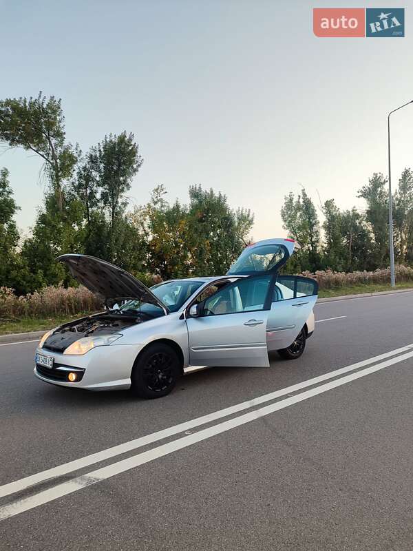 Лифтбек Renault Laguna 2008 в Волочиске