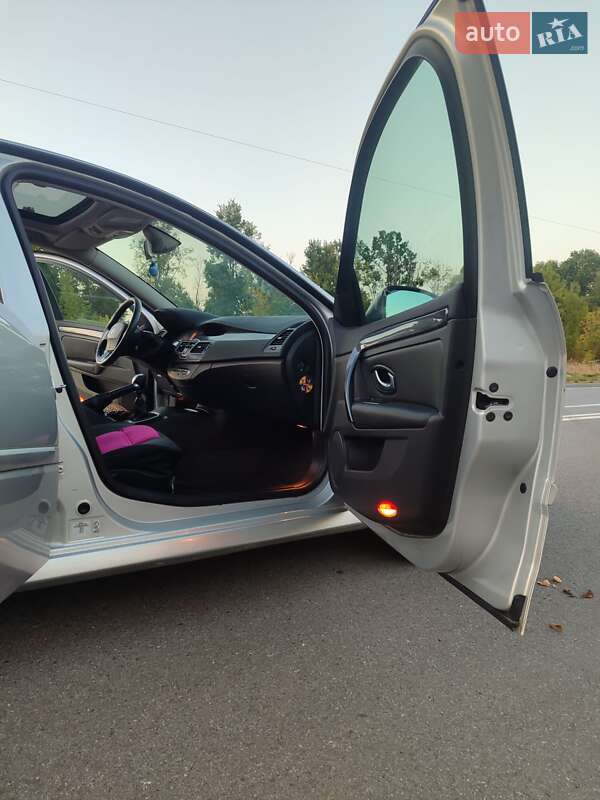 Лифтбек Renault Laguna 2008 в Волочиске