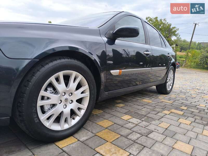 Лифтбек Renault Laguna 2001 в Черновцах