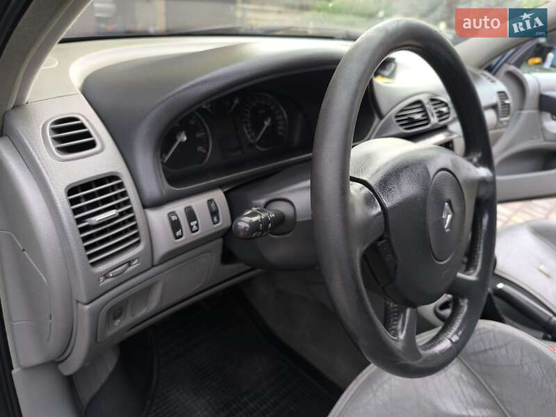 Лифтбек Renault Laguna 2001 в Черновцах